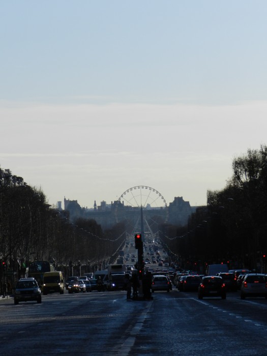Swing Ride of Concorde Square from the Avenue des  Champs-Élysées