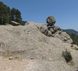 Rolling stone on the path to Piscia di Gallo