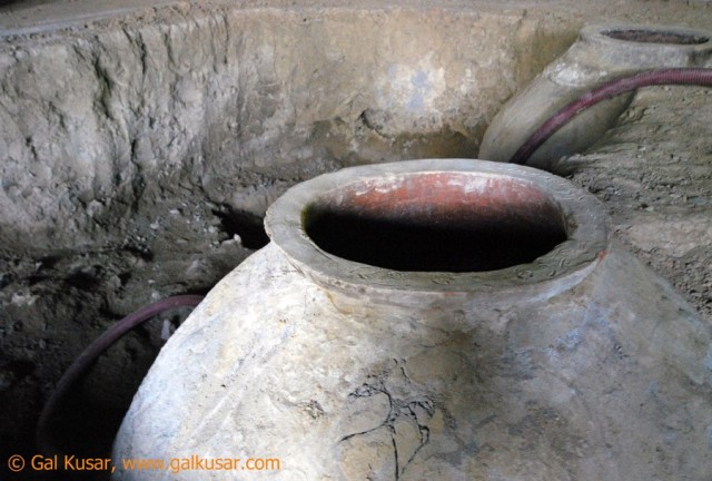 Kvere (large, clay made amphora), Kaheti region