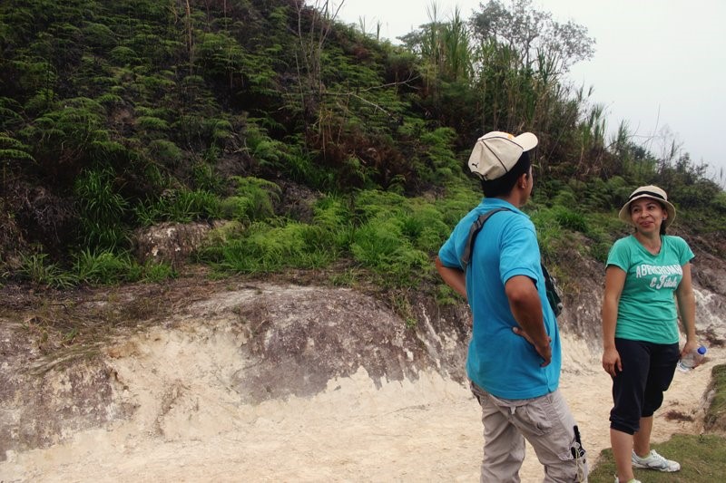 our guide Lubin and our cook Flor, not even breaking a sweat