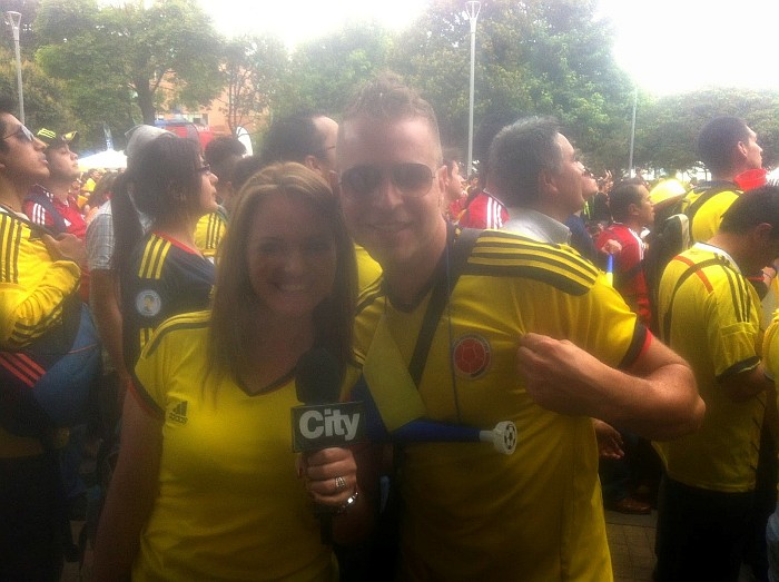 Reporting live from City TV (myself on the right) – Bogotá, Parque de la 93.