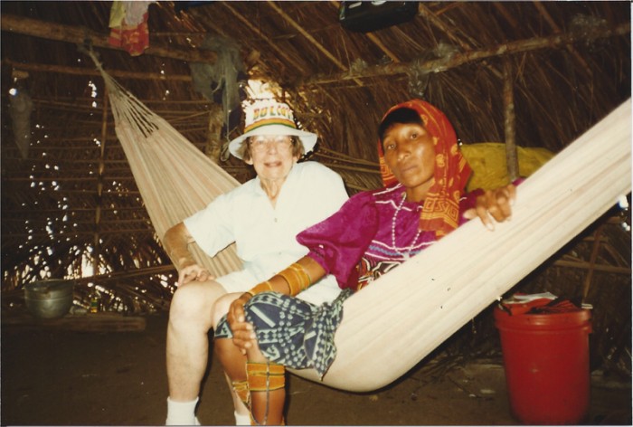 Elaine & a new friend, Adelina @ San Blas Islands