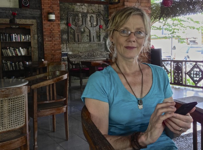 Keeping in touch with family, Ubud, Bali © Barbara Gabriel, 2013