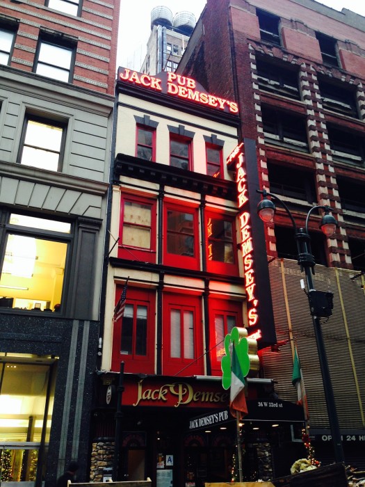 Squeezed between two buildings is an old pub. You want good stories? Come here and listen to the locals talk!