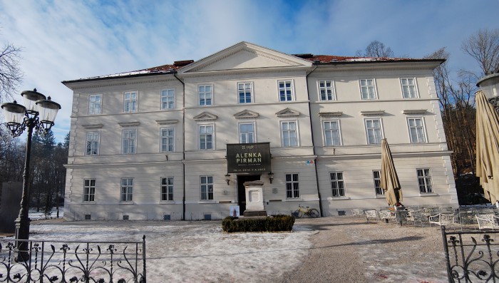 A panorama of the Tivoli Mansion… er… I mean Castle.