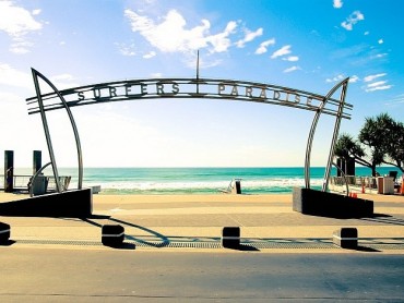 3 reasons to visit Surfers paradise