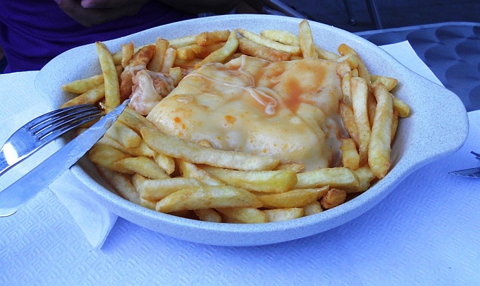 Typical food called "francesinha"