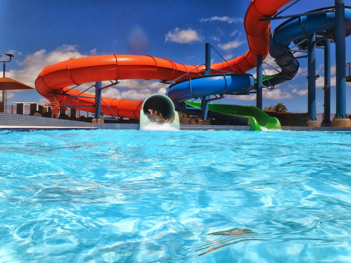 Image Source: https://pixabay.com/en/waterslide-waterpark-aquapark-pool-398249/